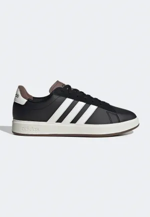 Adidas - Grand Court 2.0 Cblack/Owhite/Earstr - Shoes
