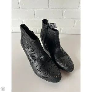 Boots Ankle Heels By Otbt In Black, Size: 8