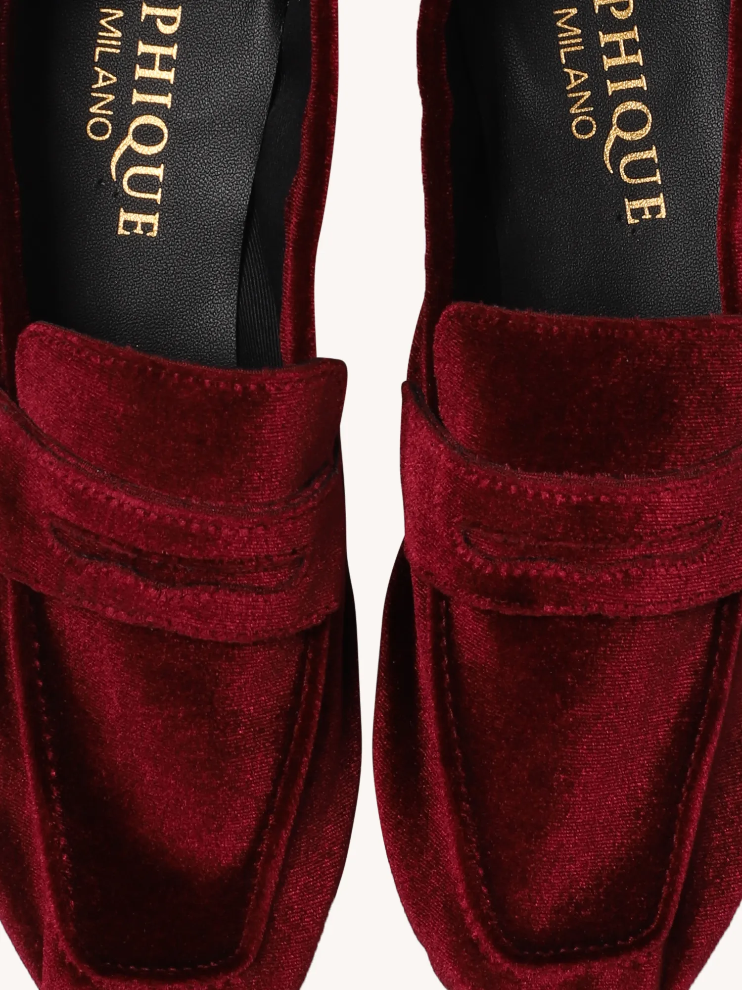 Essenziale Velvet Loafer