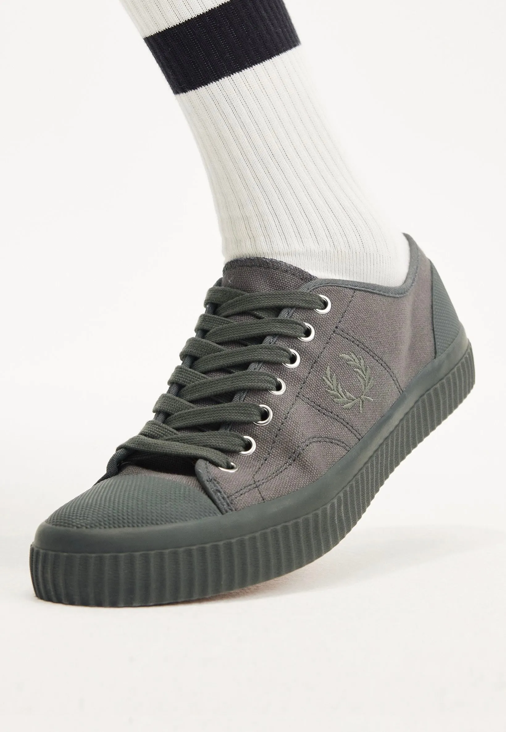 Fred Perry - Hughes Low Canvas Field Green/Warm Grey - Shoes