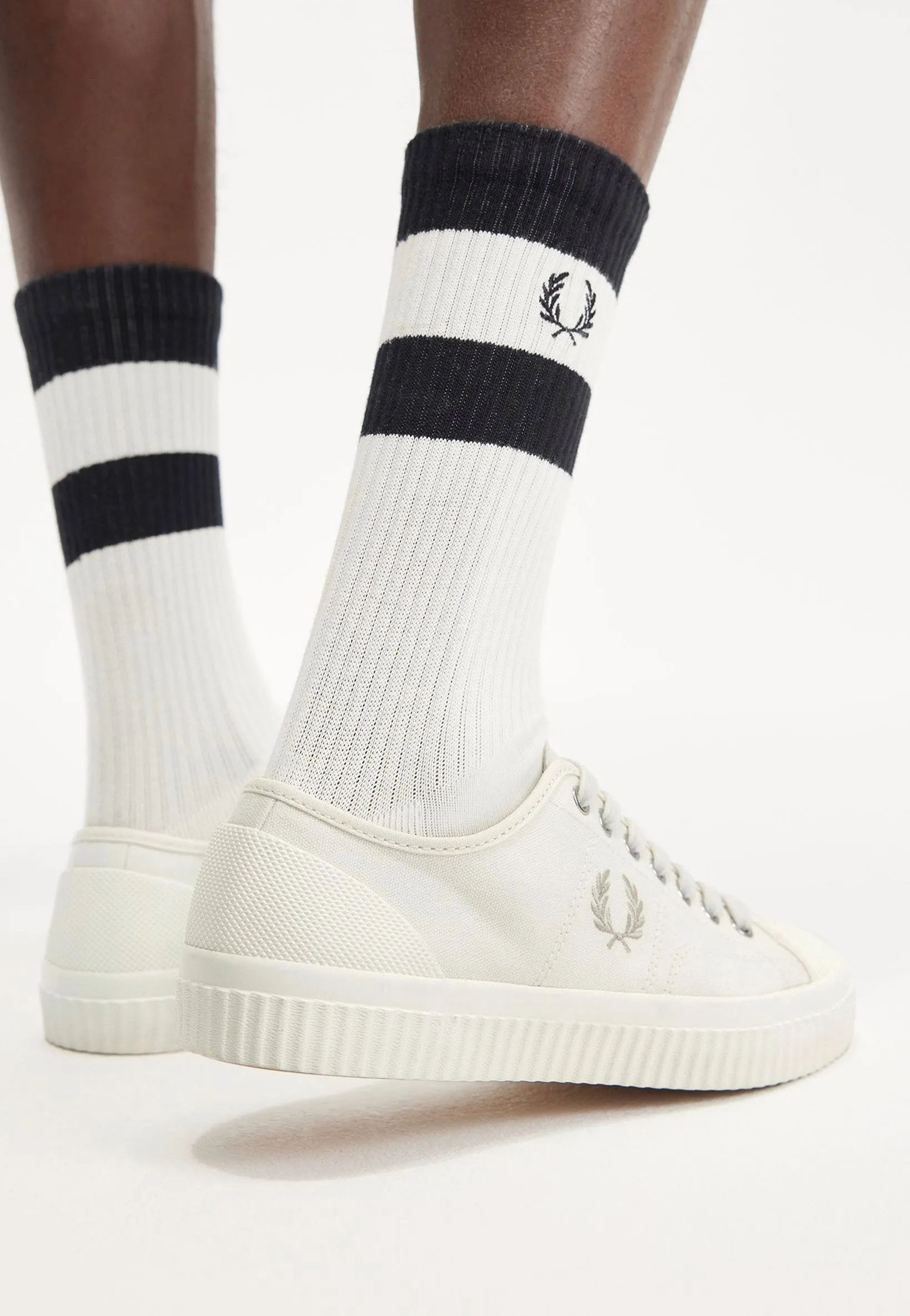 Fred Perry - Hughes Low Canvas Light Ecru/Oatmeal - Shoes