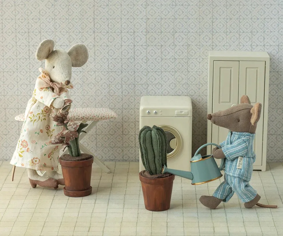 Maileg: Watering Can - Mouse / Light Blue
