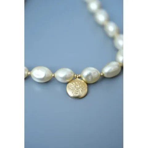 Monshiro Glass Pearl Short Necklace