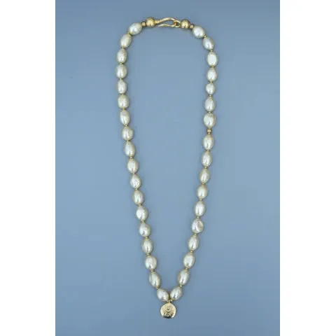 Monshiro Glass Pearl Short Necklace
