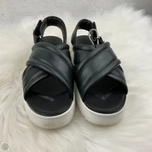 Sandals Designer By Ugg In Black, Size: 6.5