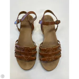 Sandals Designer By Ugg In Brown, Size: 6.5