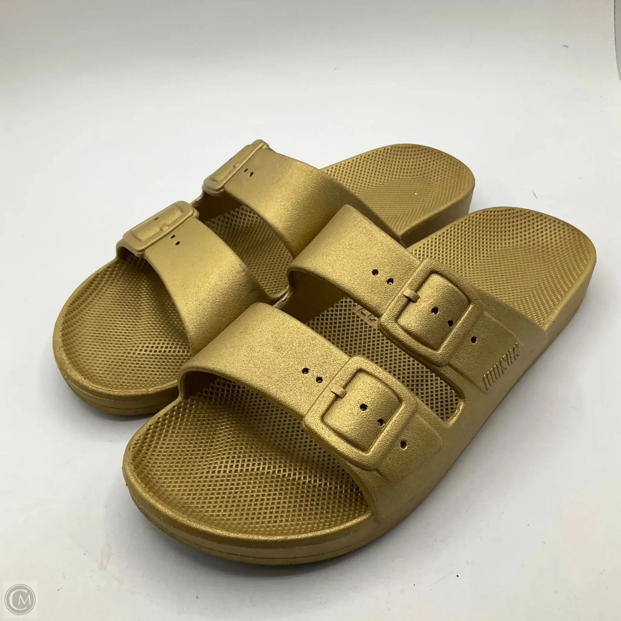 Sandals Flats By Cmb In Gold, Size: 7
