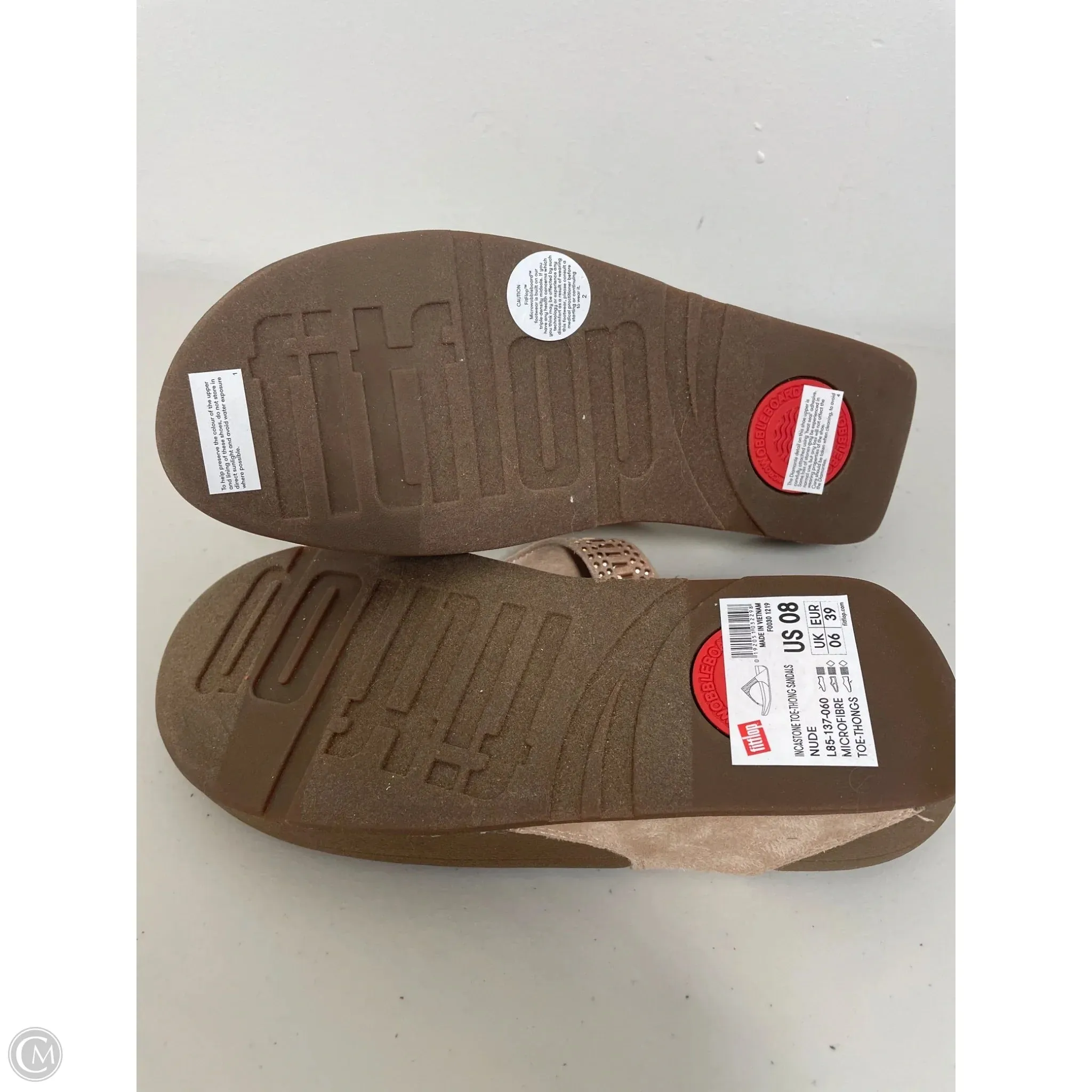 Sandals Flip Flops By Fitflop In Rose Gold, Size: 8