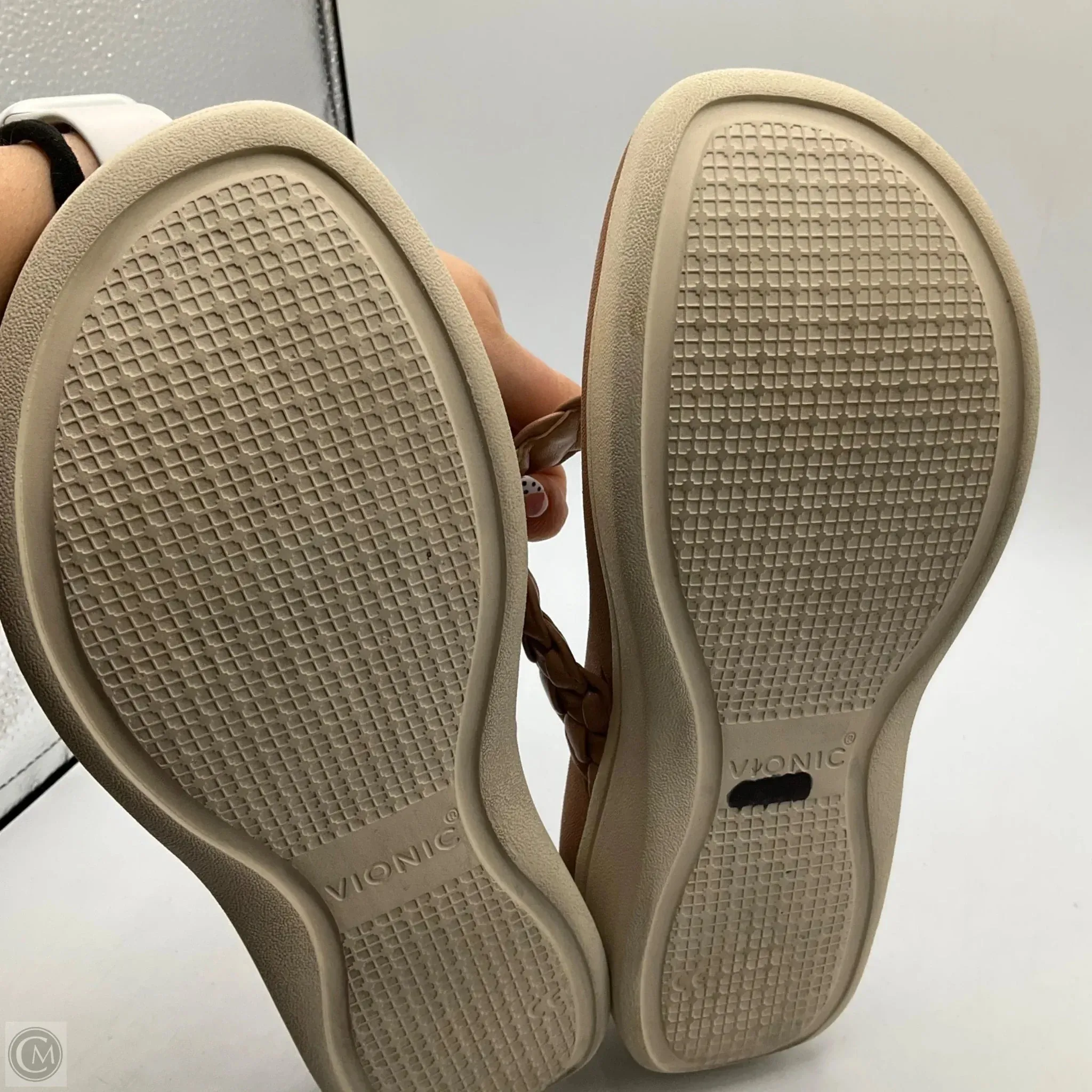 Sandals Flip Flops By Vionic In Tan, Size: 8