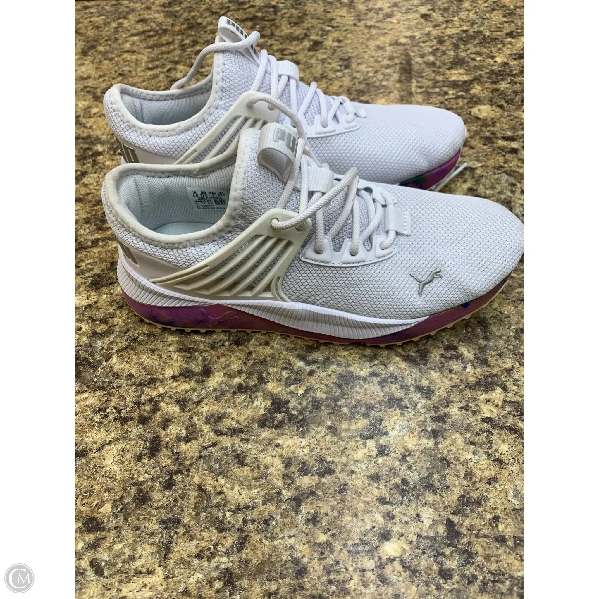 Shoes Athletic By Puma In White, Size: 7