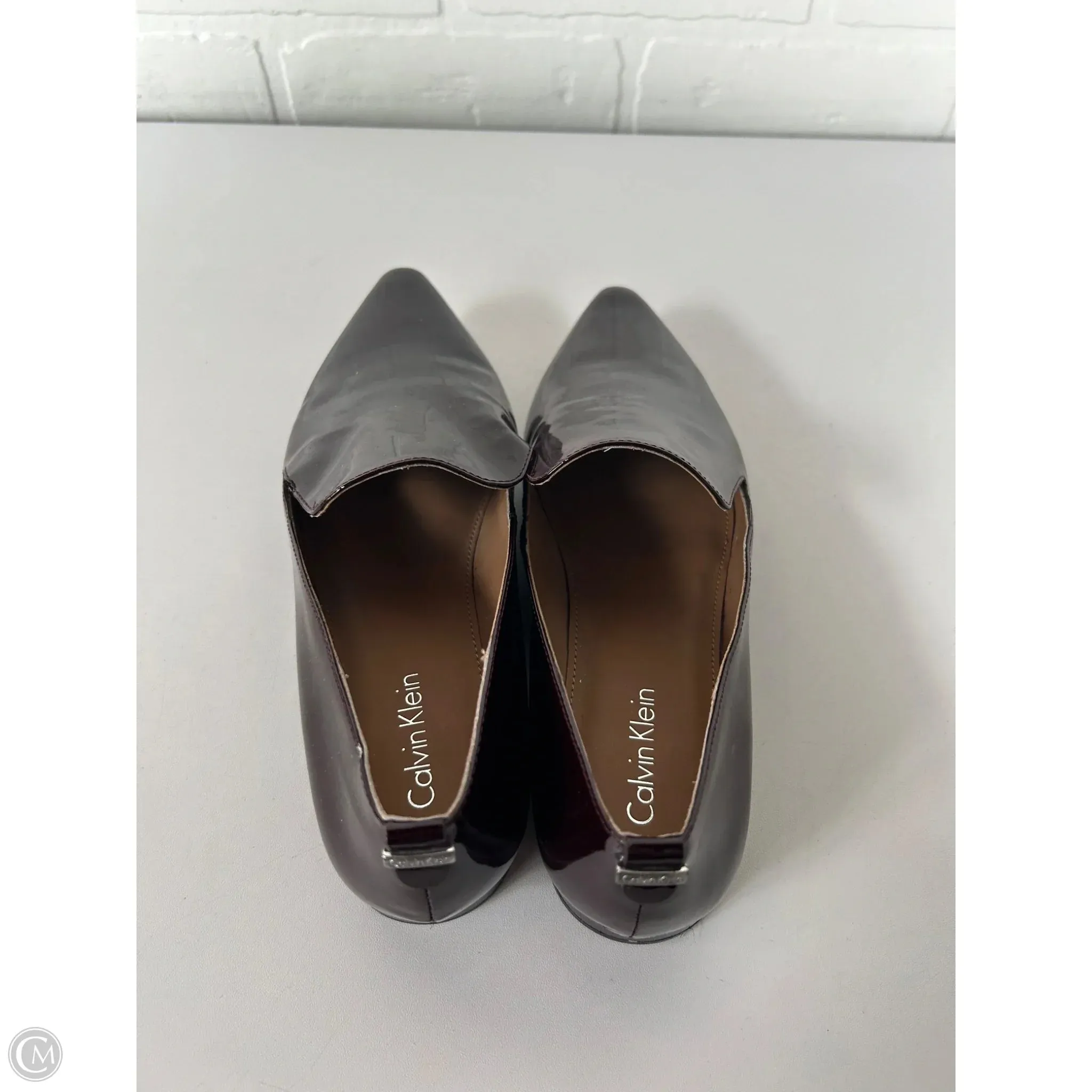 Shoes Flats By Calvin Klein In Maroon, Size: 6