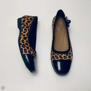 Shoes Flats By Clarks In Animal Print, Size: 8