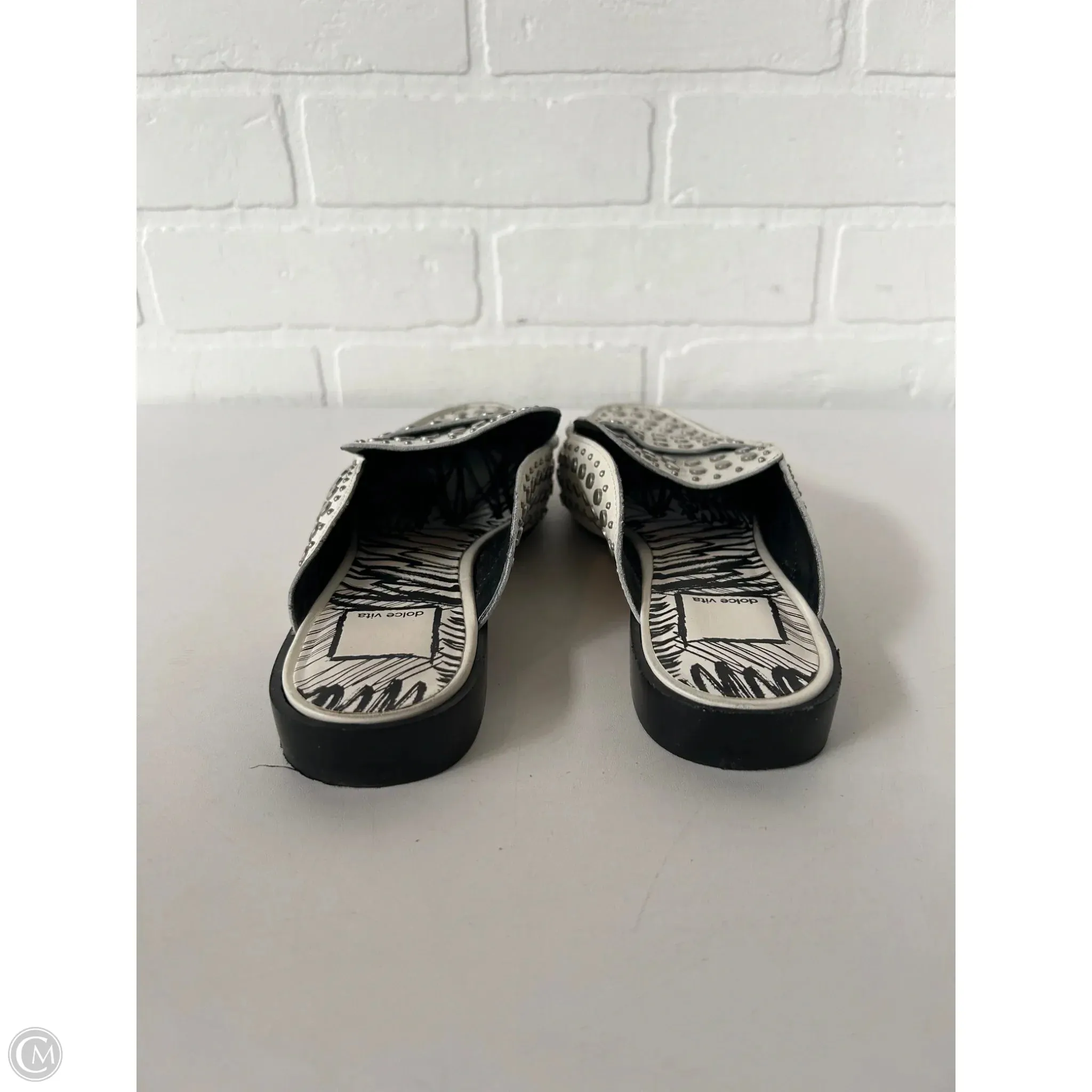 Shoes Flats By Dolce Vita In Silver & White, Size: 6
