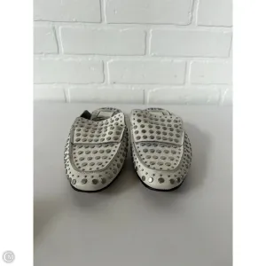 Shoes Flats By Dolce Vita In Silver & White, Size: 6