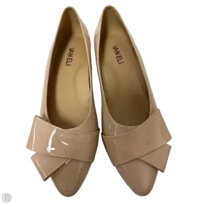 Shoes Flats By Vaneli In Tan, Size: 7