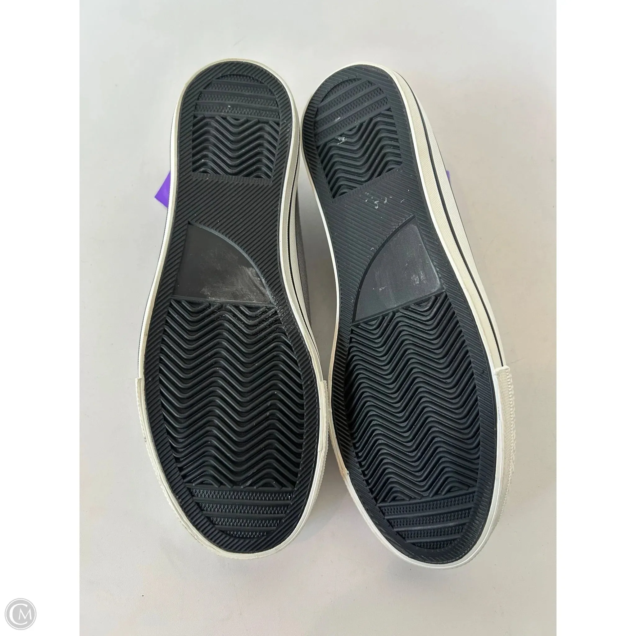 Shoes Sneakers By Clothes Mentor In Grey & White, Size: 8