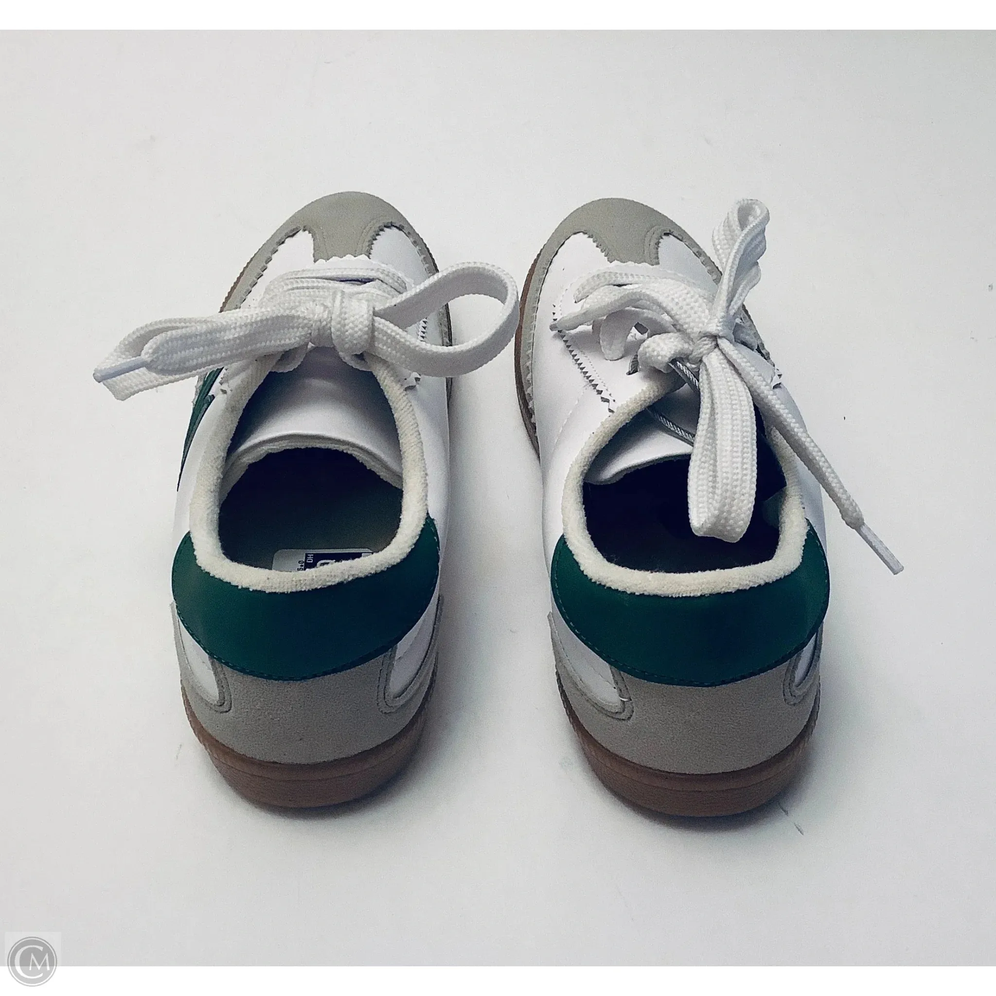 Shoes Sneakers By Clothes Mentor In White, Size: 8