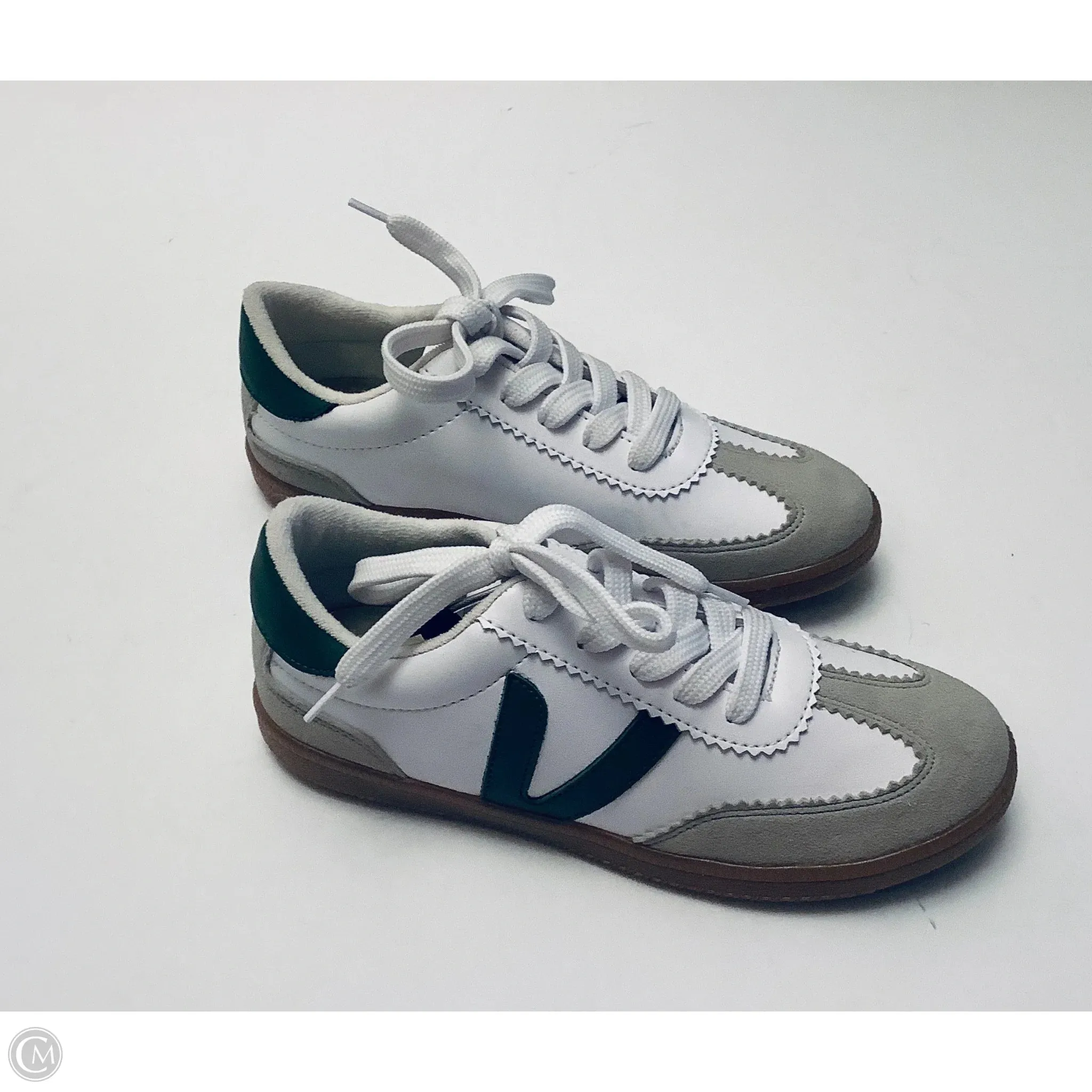 Shoes Sneakers By Clothes Mentor In White, Size: 8