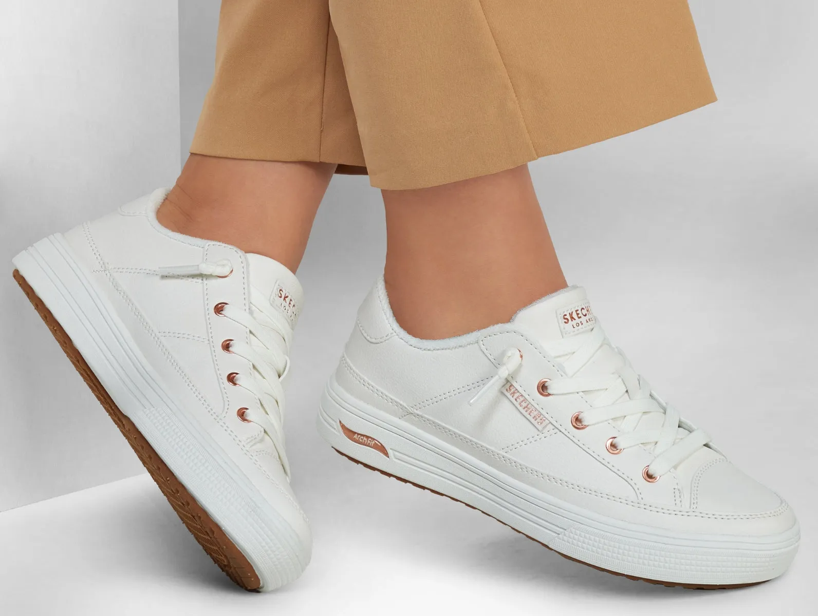 Skechers 177189 Arch Fit Arcade - On My Way - White