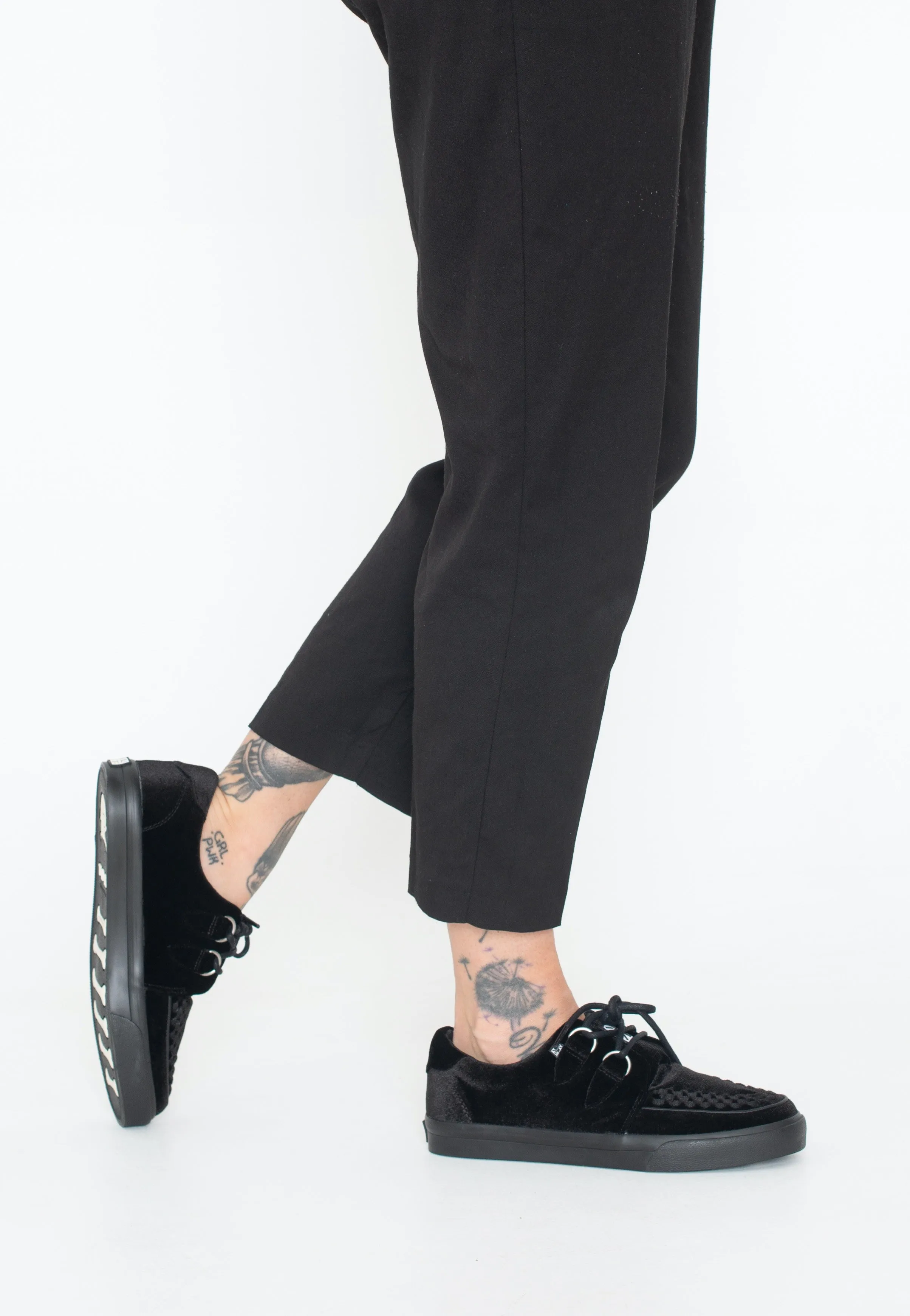 T.U.K. - VLK Sneaker 2 Ring Basic Black Canvas - Girl Shoes