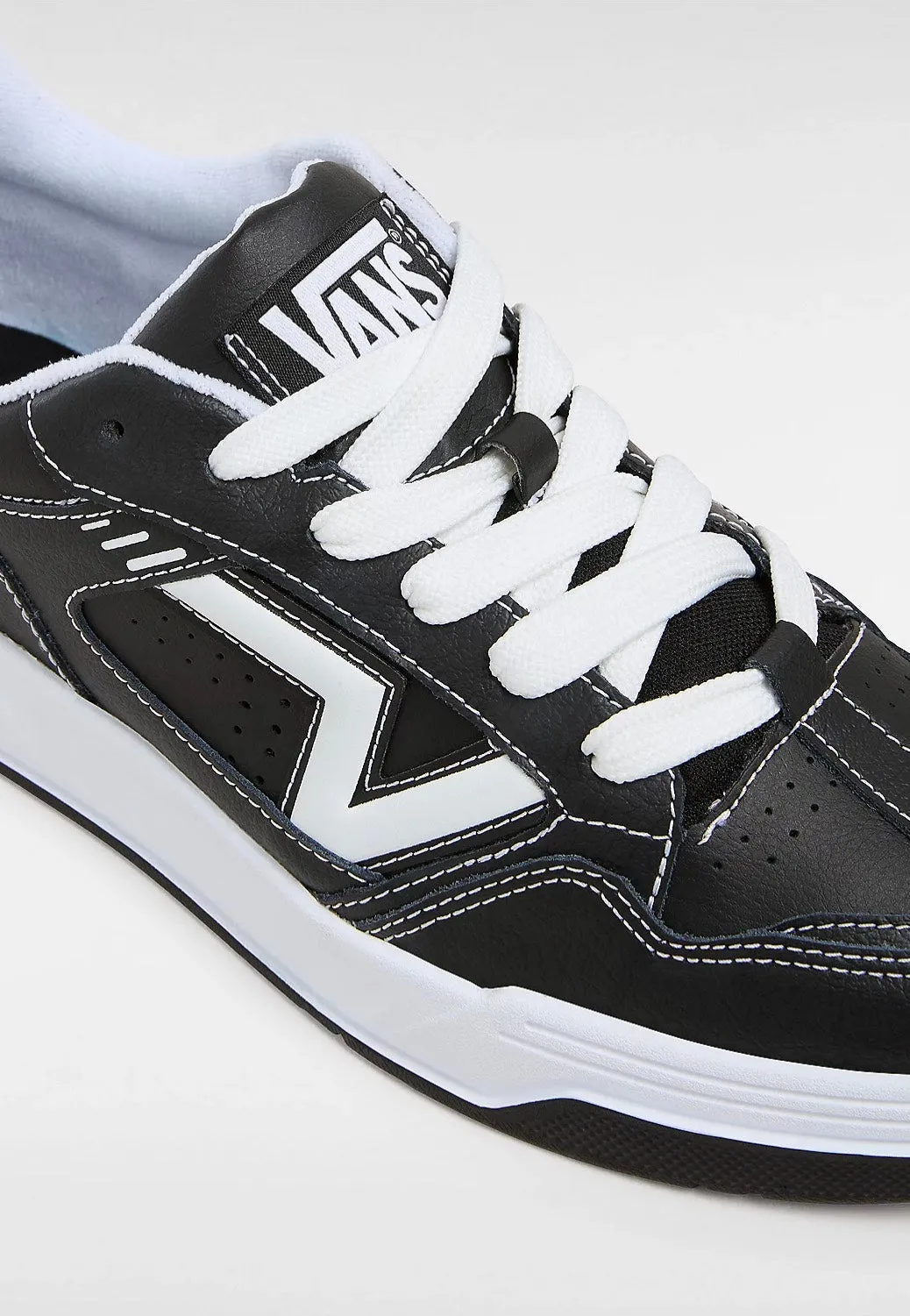 Vans - Upland Black/White - Shoes